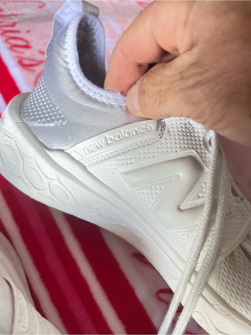 New Balance All-White Athletic Sneakers size 9.5 beautiful shape. 👟👟👟